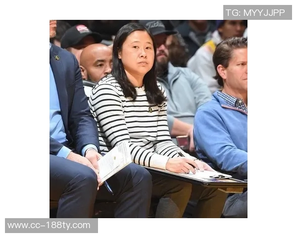 湖人管理层重申里夫斯重要性不会让场均28分球员打替补