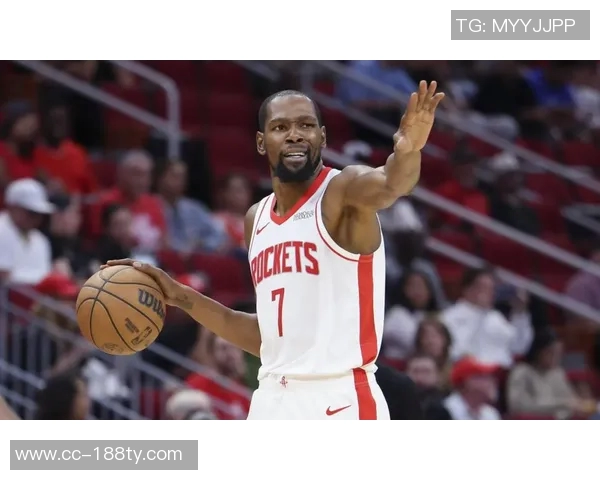 杜兰特谈末节表现强调团队合作与减压的重要性